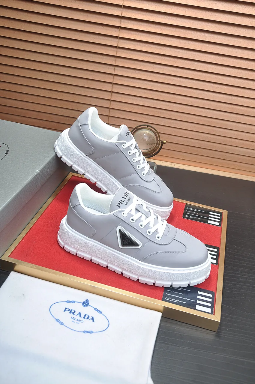 Men's shoes 💰580💶 [PRADA] Top original items, new seasonal styles, high-quality original items, top-grade high-mercerized cowhide combined with original breathable fabric + imported glue, imported stretch fabric inside with original cowhide feet, original thick outsole! Quality guaranteed! Code 38-45 (45 customized)